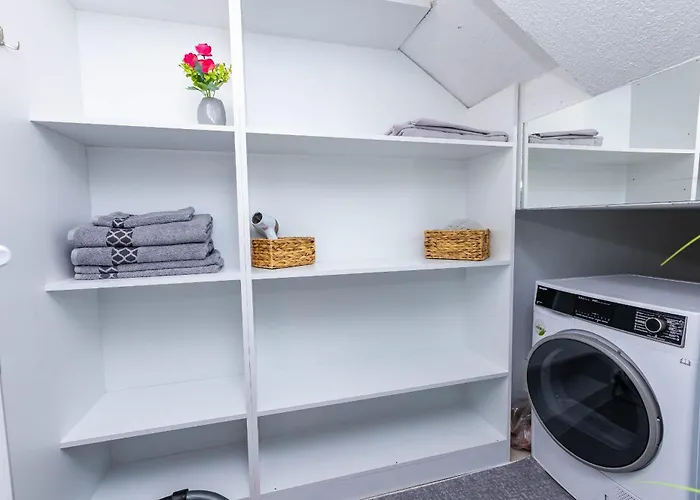 Bellalux סנדנסקי